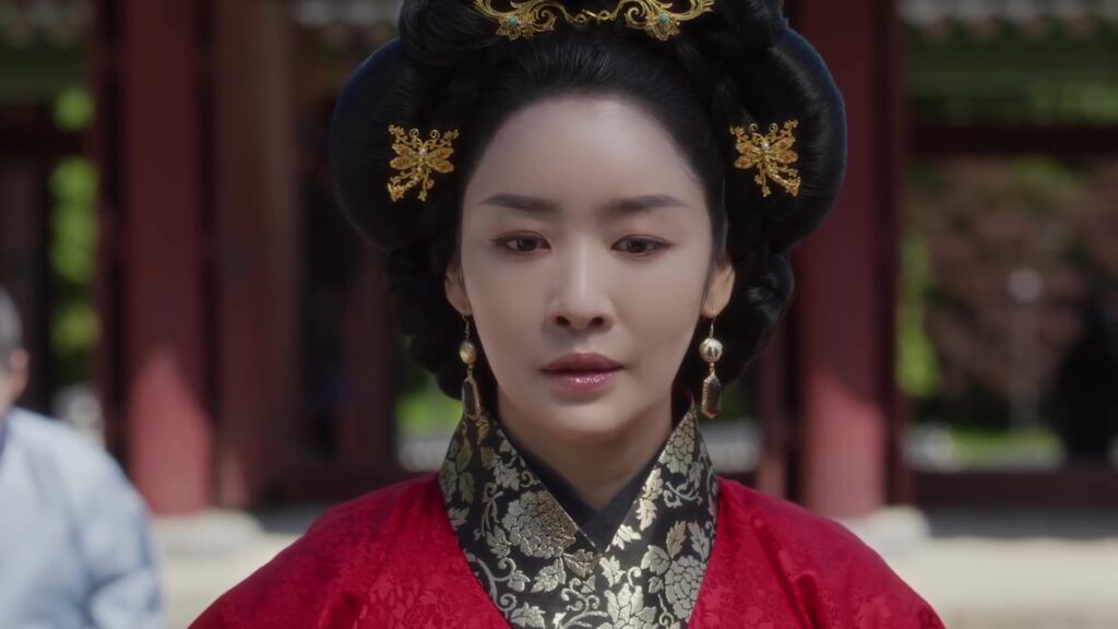 The Queen Who Crowns  